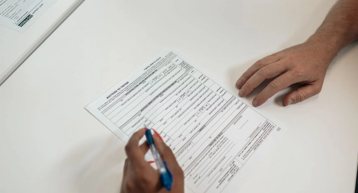 Illustration, compromis de vente avec un marchand de biens